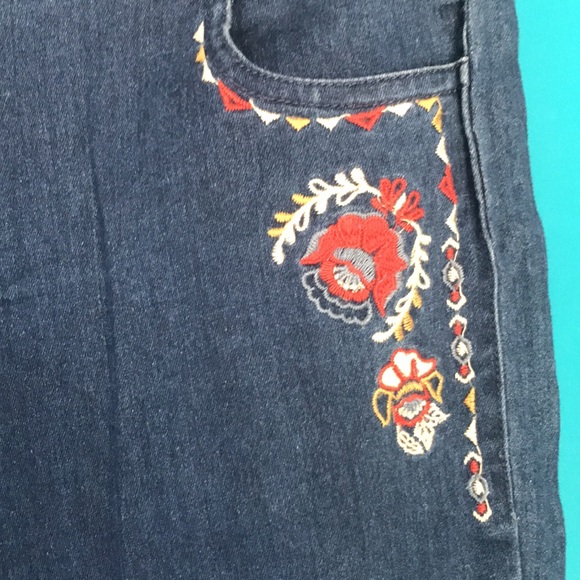 Flying Tomato women’s jeans - Picture 4 of 10